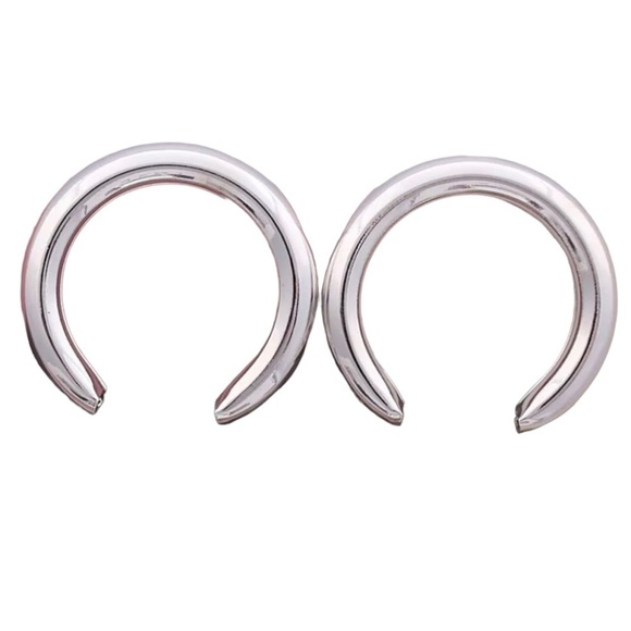 Jewelry - Large thick silver crescent 🌙 moon hoop earrings